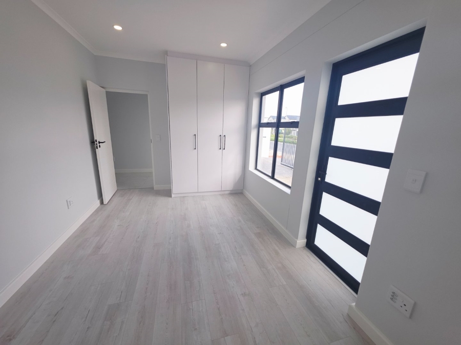 5 Bedroom Property for Sale in Sandown Western Cape
